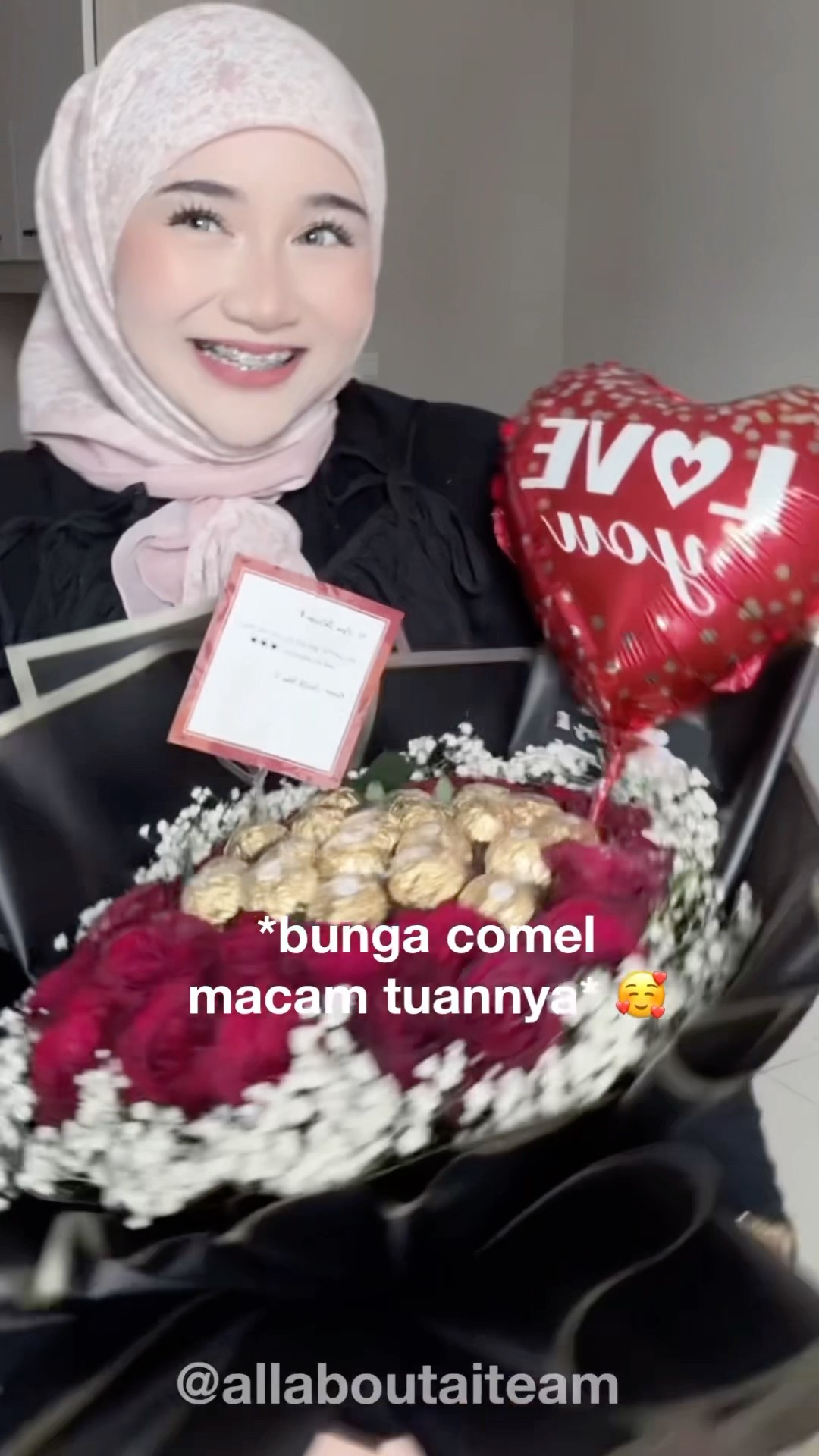 Ada Yang Kasi Bunga Kat Kakgon Di Hari Valentines!! Siapa Agaknya Tu? ? #aiayra #aiteam